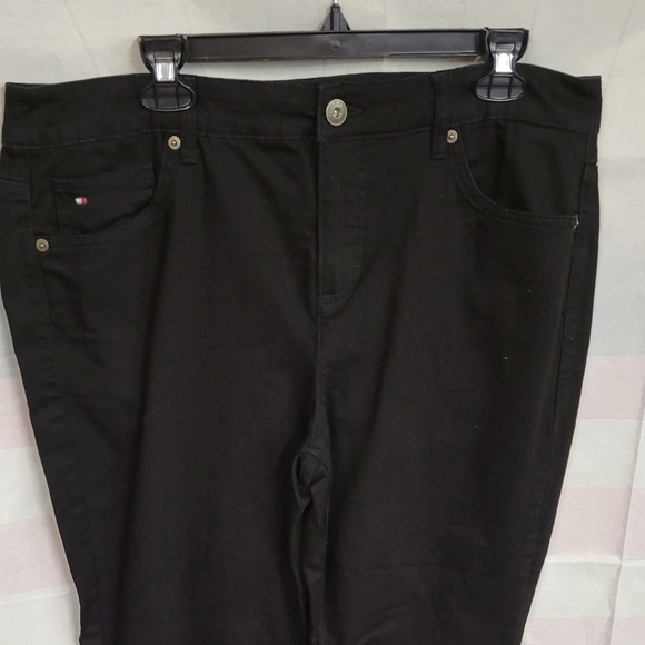 Tommy Hilfiger Denim - Tommy Hilfiger Black Jeans Size 16A Boot 27" inseam